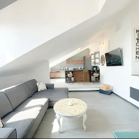 Apartment Mansarda Vista Mare A Zinola