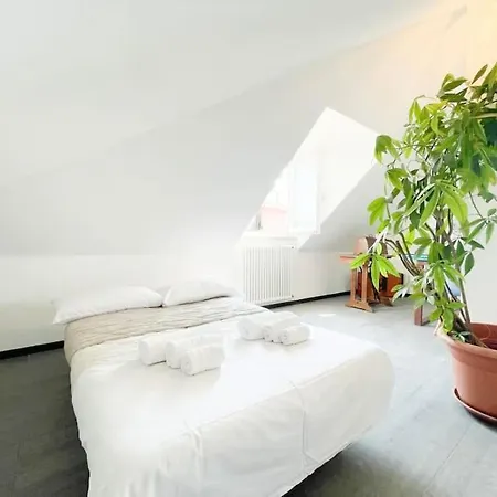 Apartment Mansarda Vista Mare A Zinola Savona