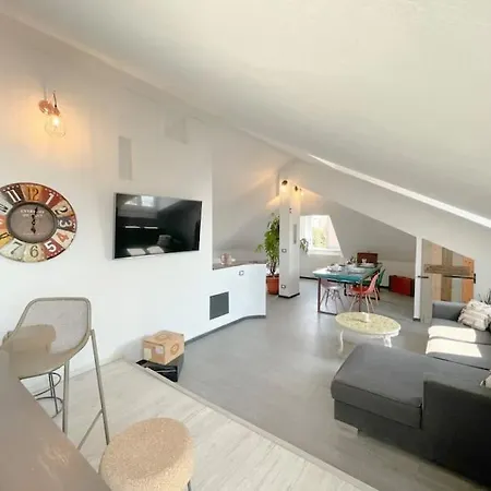 Apartment Mansarda Vista Mare A Zinola Savona